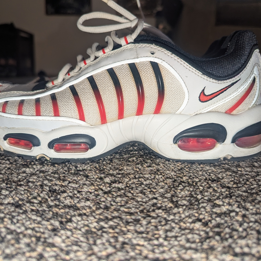 Nike Tailwind 4